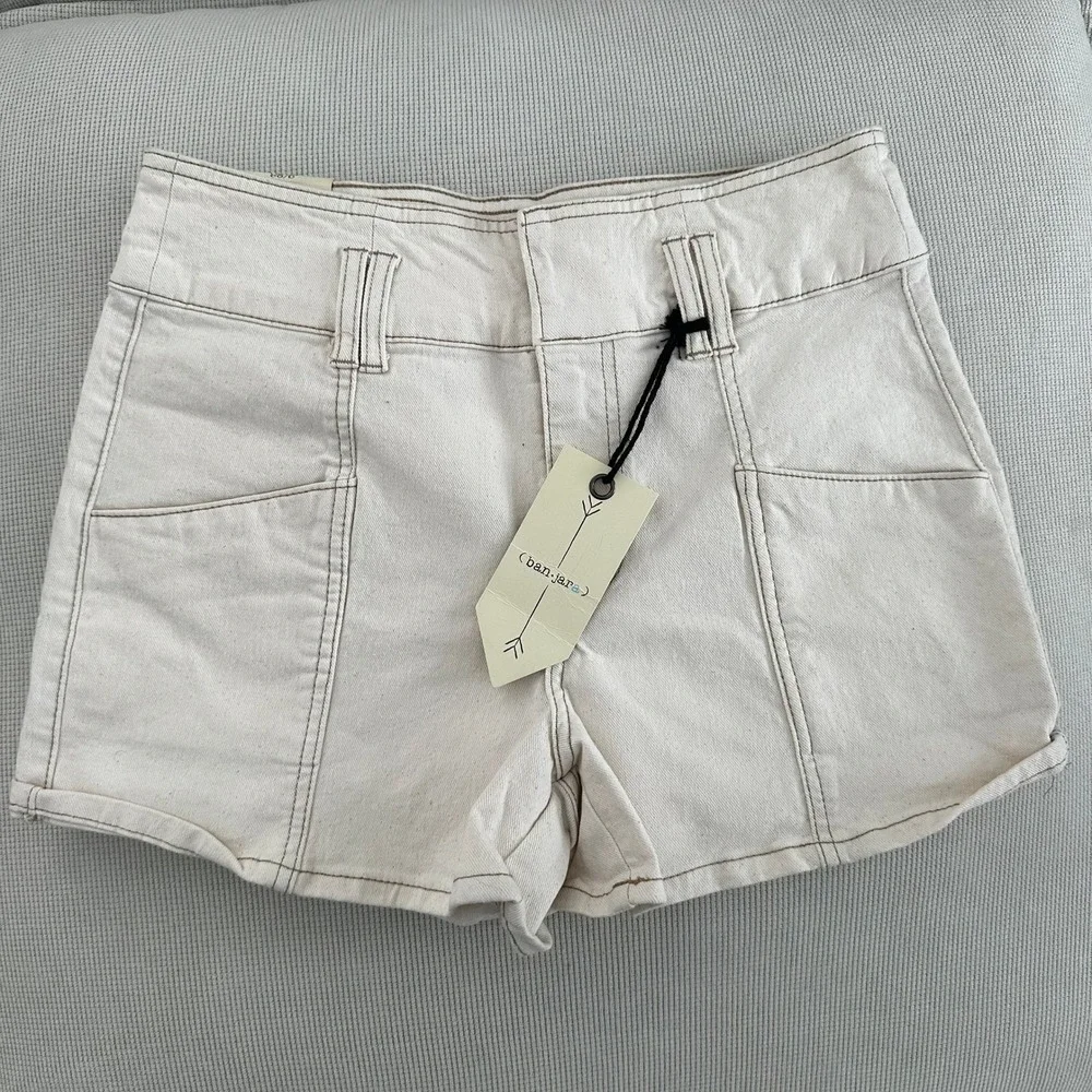 NWT Banjara Cream High Rise Shorts Size 9 28 Contrast Stitch‎
